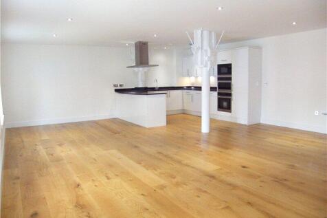 Living/Dining Area