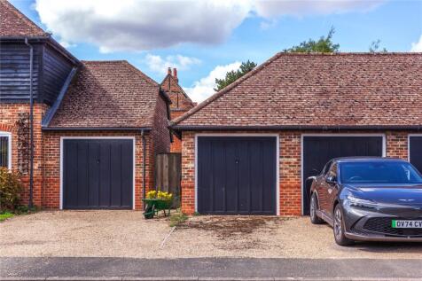 Garage In Block