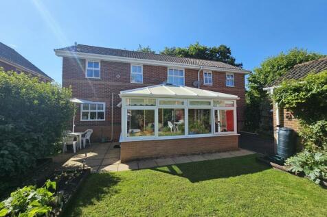 Garden to conservatory.jpg