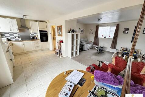 Kitchen/Dining Area