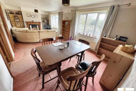 Lounge Dining Room