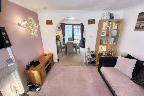 Open Plan Living Room/Dining Room