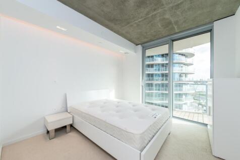 Hoola, West Tower, R