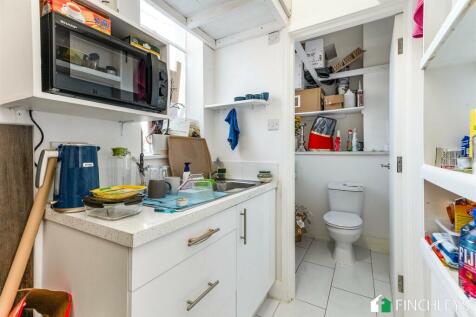 Kitchen/ Toilet room