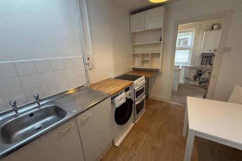 257b Kitchen .jpeg
