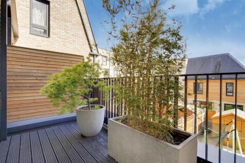 8_Balcony-1.jpg