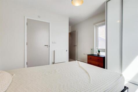 13_Main Bedroom-0.jpg