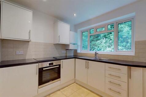 29-Fairfield-Close-London-N12-9ST-07292025_215402.