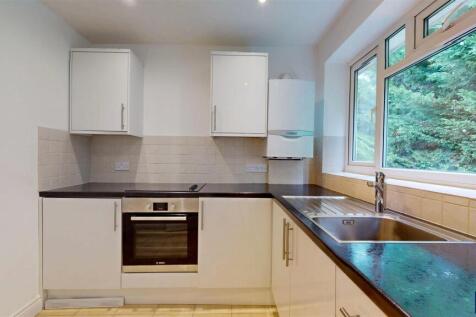 29-Fairfield-Close-London-N12-9ST-07292025_215453.