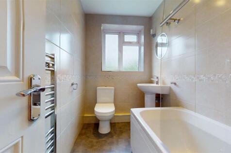 29-Fairfield-Close-London-N12-9ST-07292025_215844.