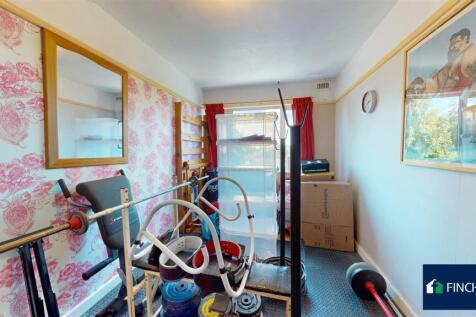 Bramley flat 5.jpg
