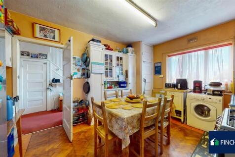 Bramley flat 6.jpg