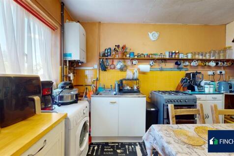 Bramley flat 7.jpg
