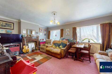 Bramley flat 8.jpg