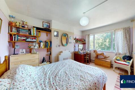 Bramley flat 9.jpg