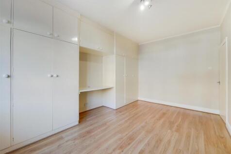 4_Main Bedroom-0.jpg