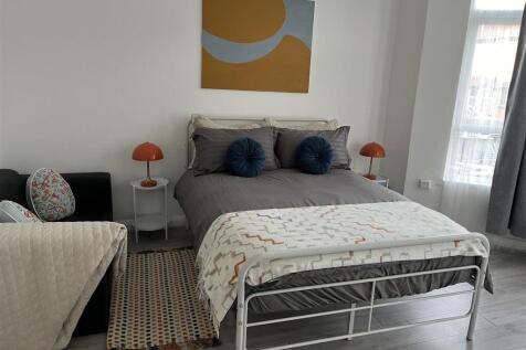bedroom 1.jpeg