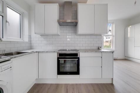4_Kitchen-0.jpg