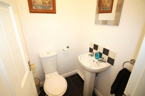 Downstairs toilet.JPG
