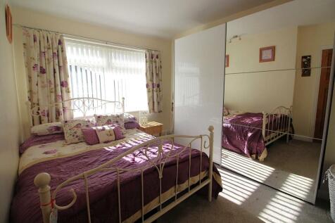 second bedroom.JPG