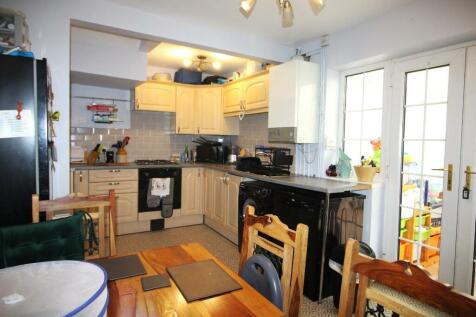 kitchen 2 .JPG
