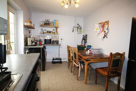 kitchen v1.jpg