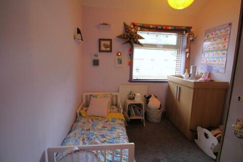 third bedroom.JPG