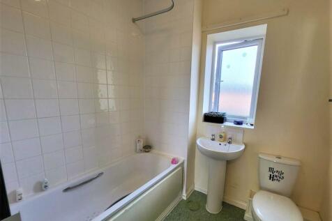 Bathroom (1).jpg