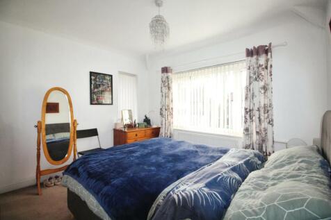 Master bedroom 2.JPG
