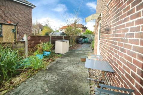 Side garden.JPG