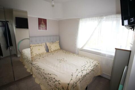 Bedroom2-1.JPG