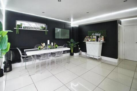 Dining Area.JPG
