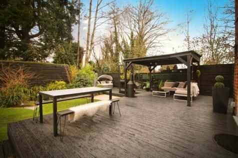 dusk wide shot garden.JPG