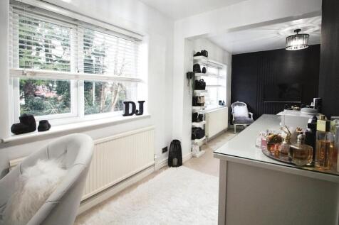 MASTER BEDROOM 2.JPG