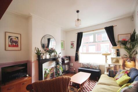 Living Room 1.JPG