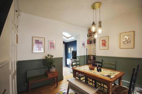 dining Room 1.JPG