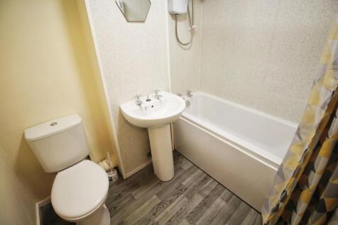 BATHROOM.JPG