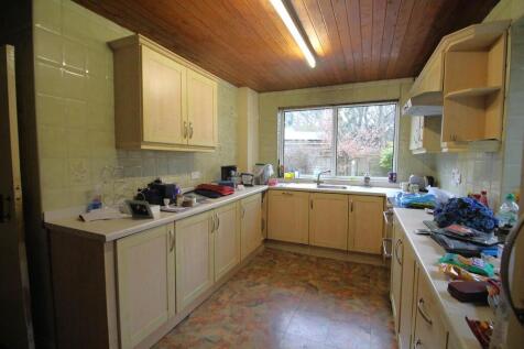 KITCHEN 2.JPG