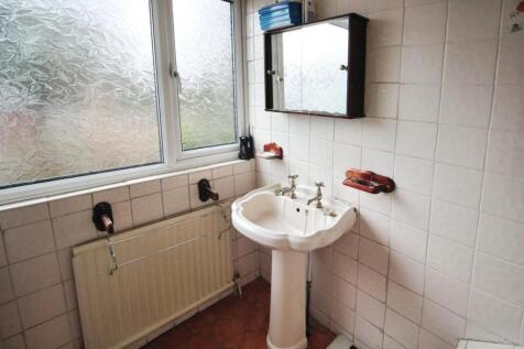 Bathroom 1.JPG