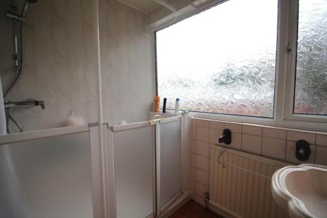 Bathroom 3.JPG