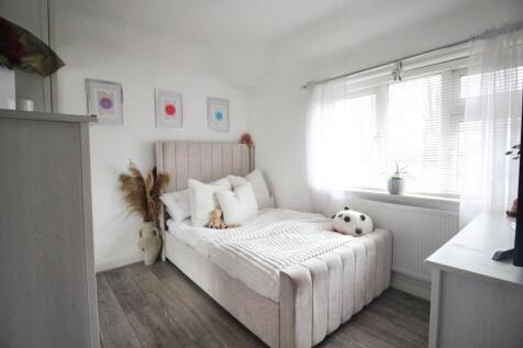 SECOND BEDROOM.JPG