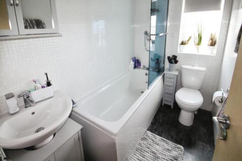Bathroom.JPG