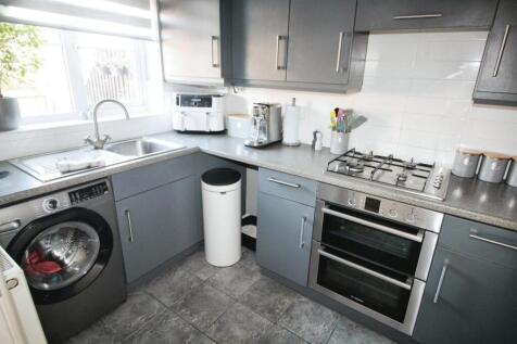 Kitchen 1.JPG