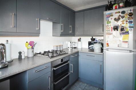 Kitchen 2.JPG