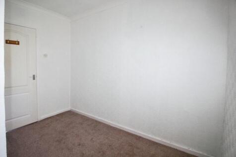 Bedroom 3 -2.JPG