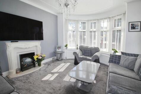 Living Room 1.JPG