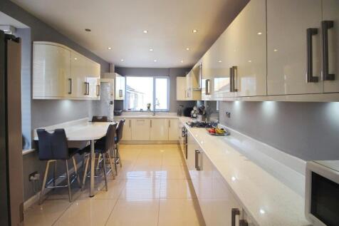 Kitchen 2.JPG