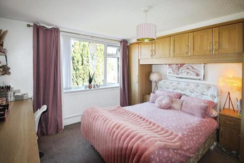 Master Bedroom.JPG