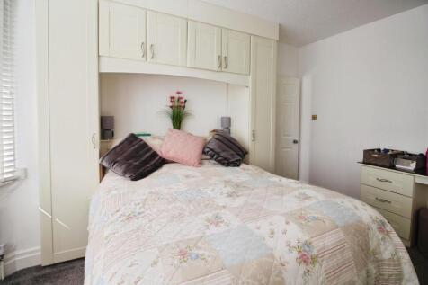 Bedroom 2.JPG