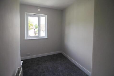 Bedroom 3 -1.JPG